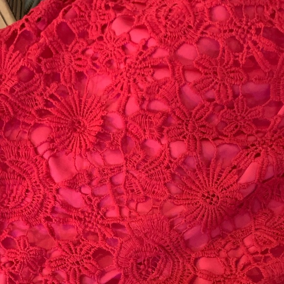 Guipure Lace Zipper Back Halter Neck Bodycon Dress - Picture 5 of 6